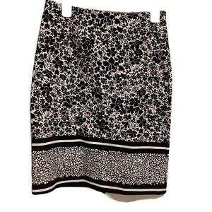 Margaret M Black and White Floral Pencil Skirt Sz. Medium NWOT